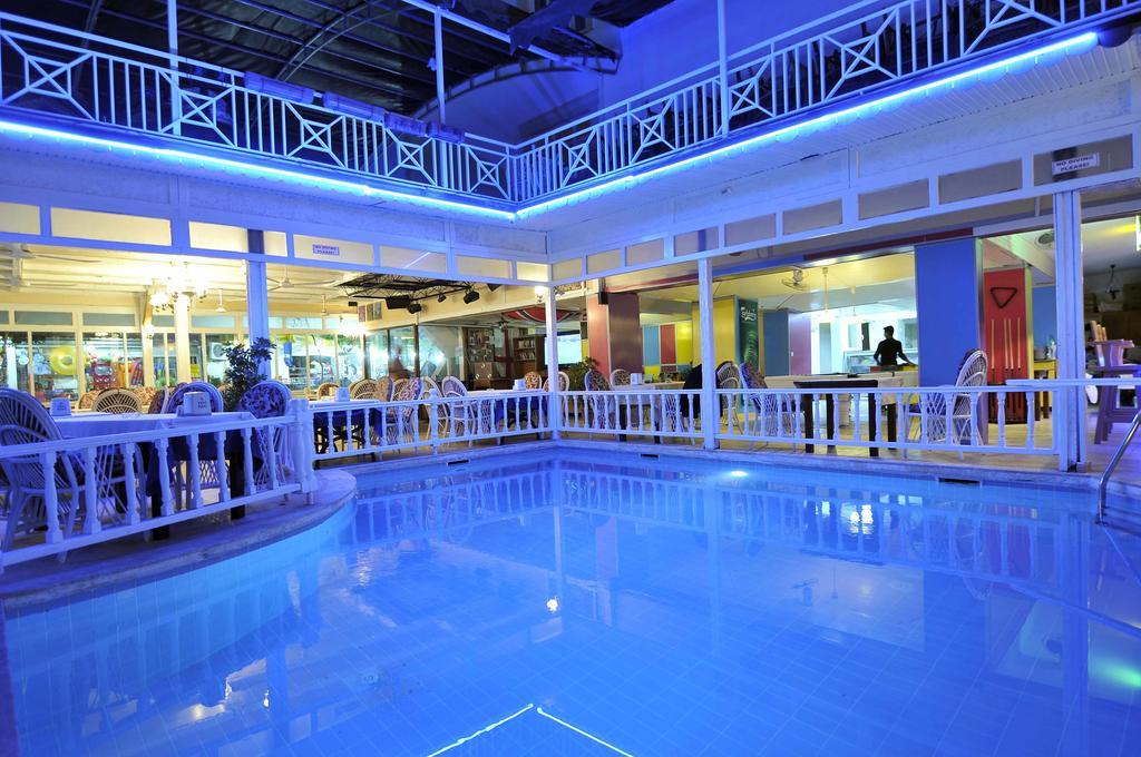 Sun Kiss Hotel Side Exterior foto