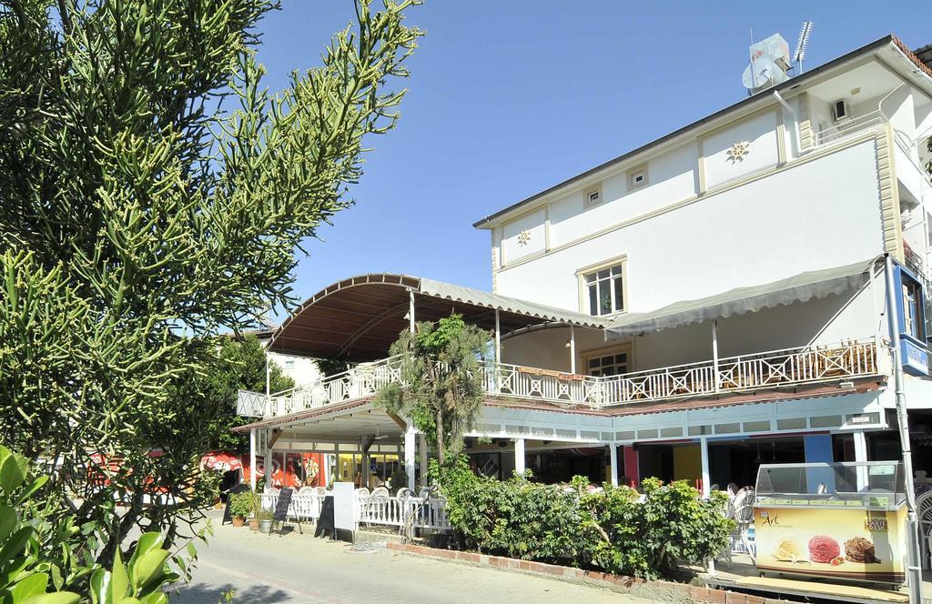 Sun Kiss Hotel Side Exterior foto